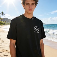 🐴《罗意威 LOEWE》VIP高级定制! 2026春夏季新款短袖。这款T恤是夏季男装系列新品,采用丝光工 🐴《罗意威 LOEWE》VIP高级定制! 2026春夏季新款短袖。这款T恤是夏季男装系列新品,采用丝光工
