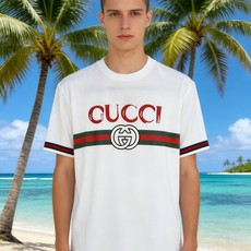 🐴《古奇 GUCCI》VIP高级定制! 2026春夏季新款短袖。这款T恤是夏季男装系列新品,采用丝光工艺 🐴《古奇 GUCCI》VIP高级定制! 2026春夏季新款短袖。这款T恤是夏季男装系列新品,采用丝光工艺