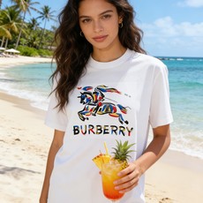 🐴《巴宝莉 Burberry》VIP高级定制! 2026春夏季新款短袖。这款T恤是夏季男装系列新品,采用 🐴《巴宝莉 Burberry》VIP高级定制! 2026春夏季新款短袖。这款T恤是夏季男装系列新品,采用