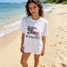 🐴《巴宝莉 Burberry》VIP高级定制! 2026春夏季新款短袖。这款T恤是夏季男装系列新品,采用 🐴《巴宝莉 Burberry》VIP高级定制! 2026春夏季新款短袖。这款T恤是夏季男装系列新品,采用