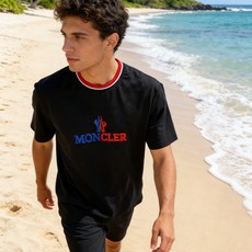 🐴《蒙口 Moncler》VIP高级定制! 2026春夏季新款短袖。这款T恤是夏季男装系列新品,采用丝光 🐴《蒙口 Moncler》VIP高级定制! 2026春夏季新款短袖。这款T恤是夏季男装系列新品,采用丝光
