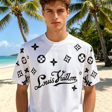 🐴《路易威登 LV》VIP高级定制! 2026春夏季新款短袖。这款T恤是夏季男装系列新品,采用丝光工艺进 🐴《路易威登 LV》VIP高级定制! 2026春夏季新款短袖。这款T恤是夏季男装系列新品,采用丝光工艺进