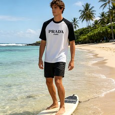 🐴《普拉达 PRADA》VIP高级定制! 2026春夏季新款短袖。这款T恤是夏季男装系列新品,采用丝光工 🐴《普拉达 PRADA》VIP高级定制! 2026春夏季新款短袖。这款T恤是夏季男装系列新品,采用丝光工