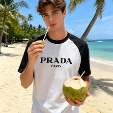 🐴《普拉达 PRADA》VIP高级定制! 2026春夏季新款短袖。这款T恤是夏季男装系列新品,采用丝光工 🐴《普拉达 PRADA》VIP高级定制! 2026春夏季新款短袖。这款T恤是夏季男装系列新品,采用丝光工