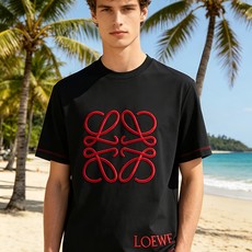 🐴《罗意威 LOEWE》VIP高级定制! 2026春夏季新款短袖。这款T恤是夏季男装系列新品,采用丝光工 🐴《罗意威 LOEWE》VIP高级定制! 2026春夏季新款短袖。这款T恤是夏季男装系列新品,采用丝光工