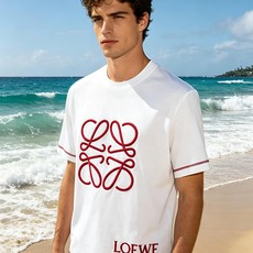 🐴《罗意威 LOEWE》VIP高级定制! 2026春夏季新款短袖。这款T恤是夏季男装系列新品,采用丝光工 🐴《罗意威 LOEWE》VIP高级定制! 2026春夏季新款短袖。这款T恤是夏季男装系列新品,采用丝光工