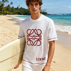 🐴《罗意威 LOEWE》VIP高级定制! 2026春夏季新款短袖。这款T恤是夏季男装系列新品,采用丝光工 🐴《罗意威 LOEWE》VIP高级定制! 2026春夏季新款短袖。这款T恤是夏季男装系列新品,采用丝光工