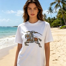 🐴《巴宝莉 Burberry》VIP高级定制! 2026春夏季新款短袖。这款T恤是夏季男装系列新品,采用 🐴《巴宝莉 Burberry》VIP高级定制! 2026春夏季新款短袖。这款T恤是夏季男装系列新品,采用