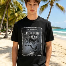 🐴《迪奥 Dior》VIP高级定制! 2026春夏季新款短袖。这款T恤是夏季男装系列新品,采用丝光工艺进 🐴《迪奥 Dior》VIP高级定制! 2026春夏季新款短袖。这款T恤是夏季男装系列新品,采用丝光工艺进