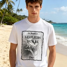 🐴《迪奥 Dior》VIP高级定制! 2026春夏季新款短袖。这款T恤是夏季男装系列新品,采用丝光工艺进 🐴《迪奥 Dior》VIP高级定制! 2026春夏季新款短袖。这款T恤是夏季男装系列新品,采用丝光工艺进