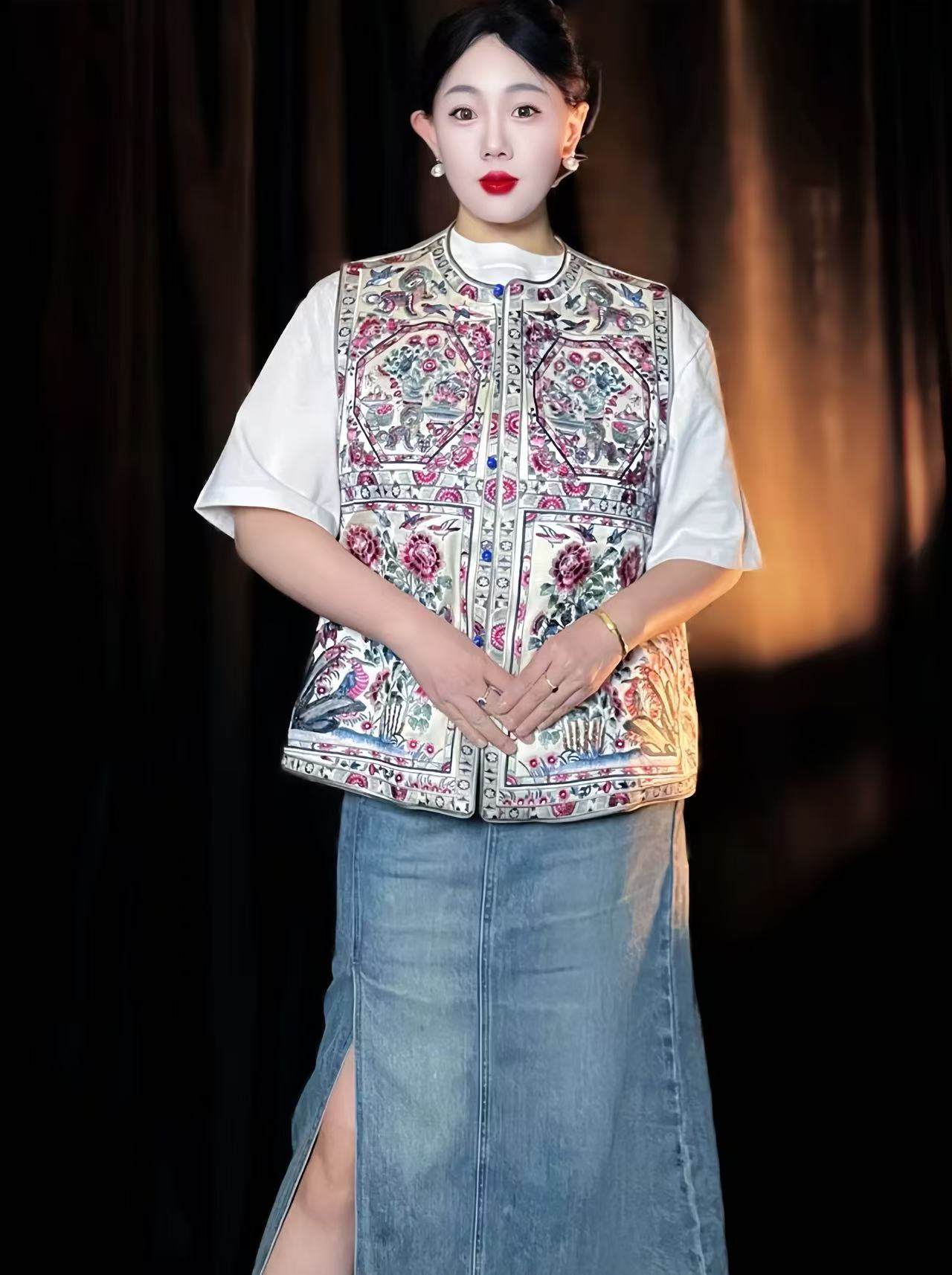 High-Quality Women’s Clothes: Embroidered Vests with High-End Details and Unique Designs - 图片 6