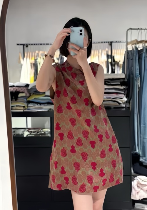 Elegant Sleeveless Cheongsam Dress with Gourd Pattern - Chinese Retro Style 1 Elegant Sleeveless Cheongsam Dress with Gourd Pattern - Chinese Retro Style