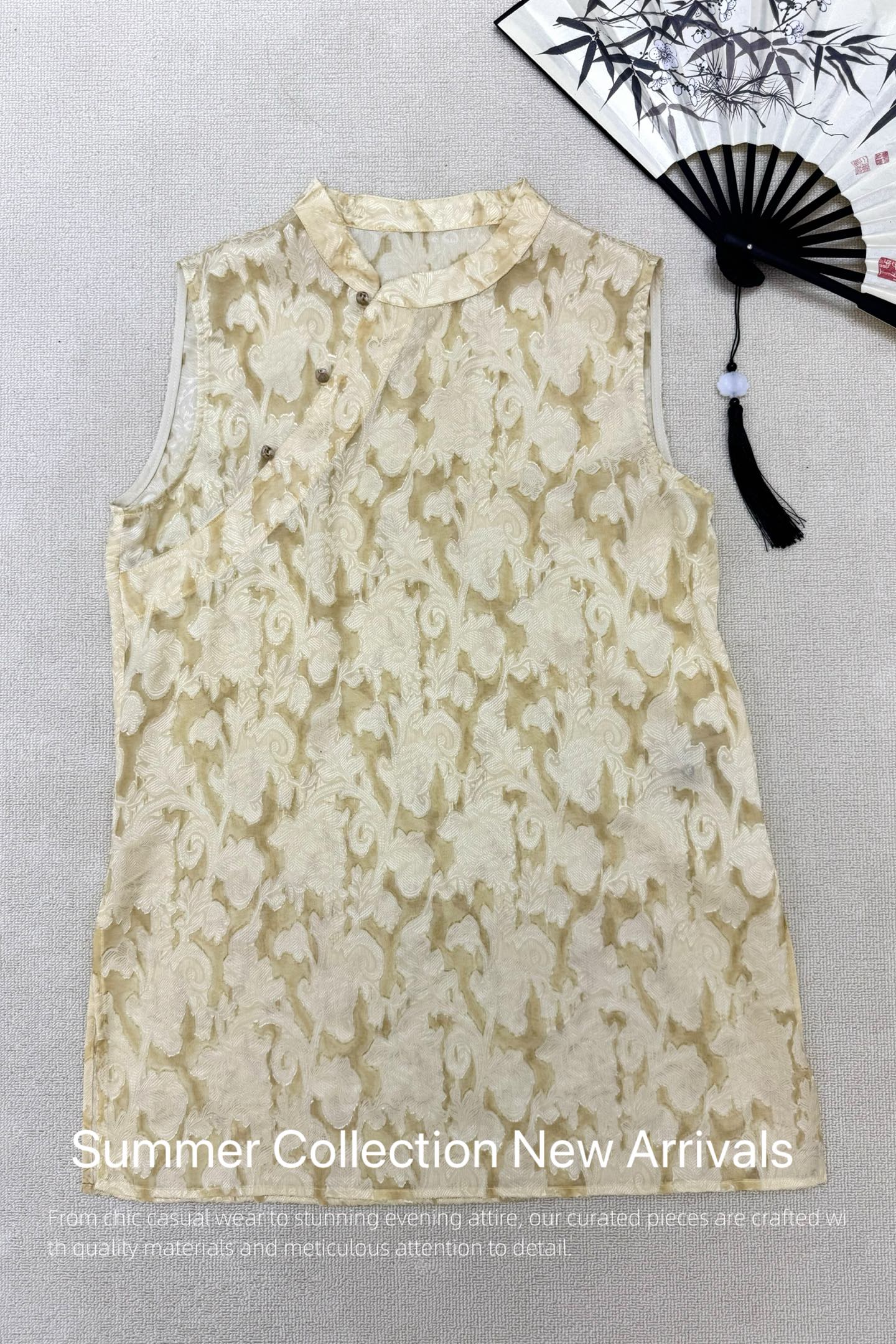 High-Quality Women’s Outfits with Fine Flower Drawings and Oriental Aesthetic Combining Traditional Elements