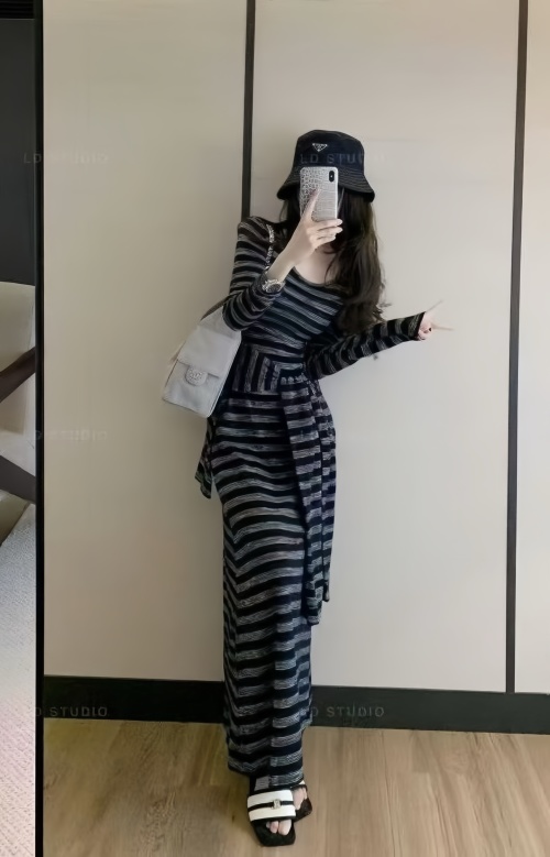 Elegant Striped Maxi Dress - Chic, Comfortable, and Perfect for Any Occasion 1 Elegant Striped Maxi Dress - Chic, Comfortable, and Perfect for Any Occasion