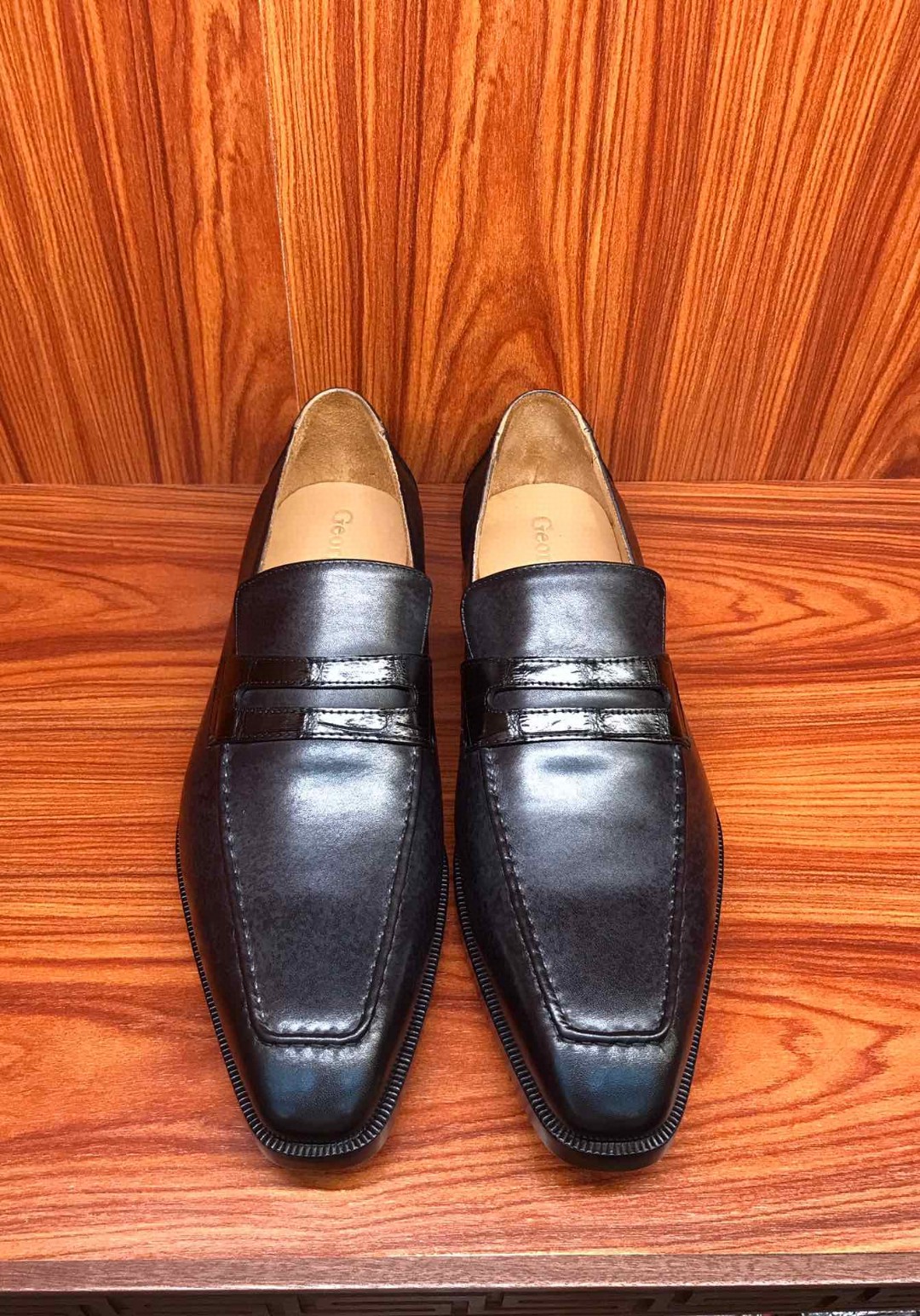 NO:349195,The mysterious black splicing crocodile belly cross rod is embellished [Be@rluti] The most expensive shoes in the world, Brluti's promotional slogan is 