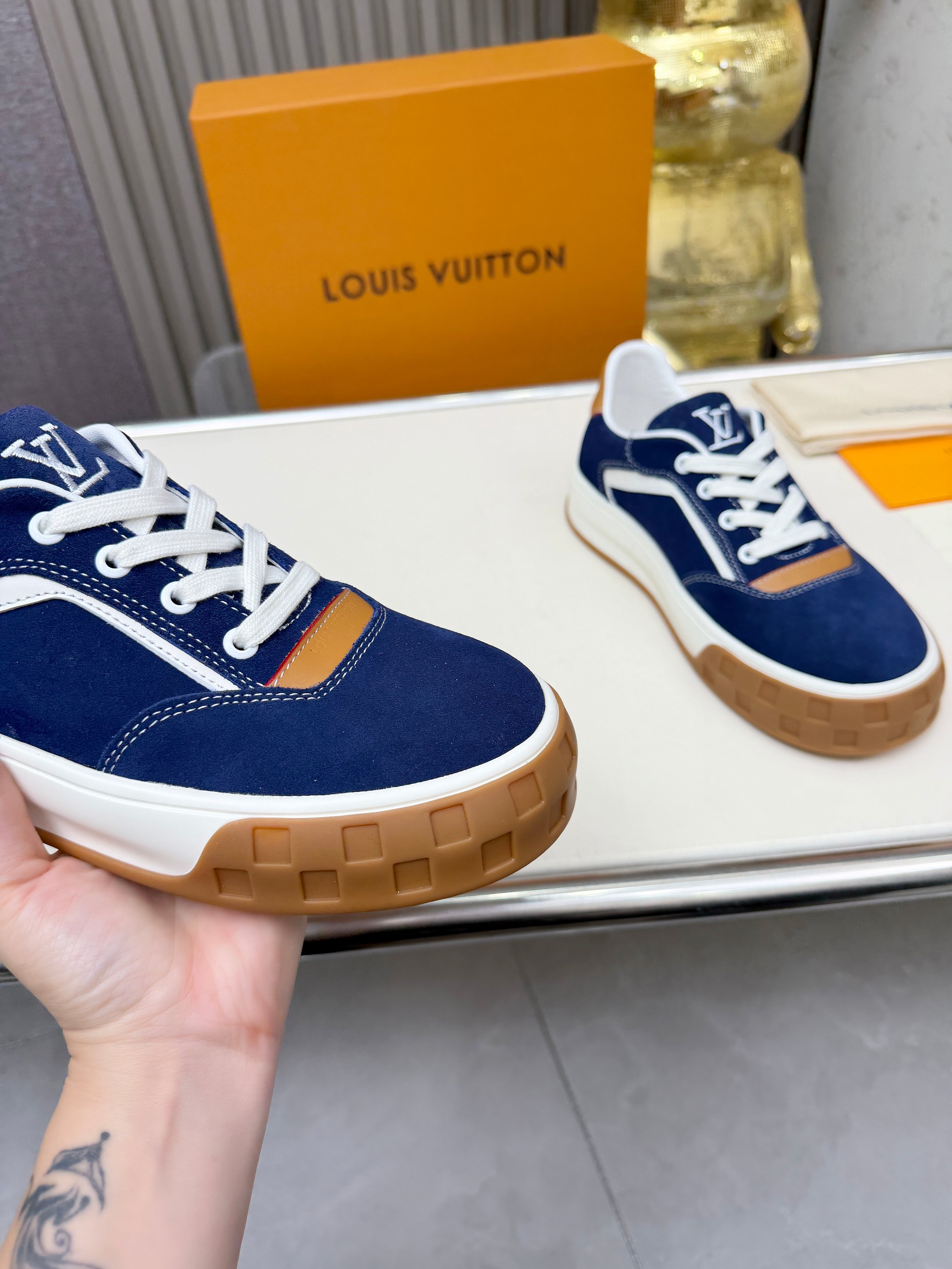 NO:744757,Couple style Louis Vuitton's latest model is now available, color purchasing grade, 1:1 advanced custom fly knit upper, light on the foot, comfortable, casual must-have, original shoe last. Size: 35/45 (45 is customized),, louis vuitton, louis vuitton19860909情侣款Louis Vuitton路易威登最新款上货了 彩色 代购级 ,1:1高级定制飞织鞋面,上脚轻盈,舒适,休闲必备款,原版鞋楦. 码数:35/45(45属于定制),,louis vuitton,louis vuitton,Men's shoes