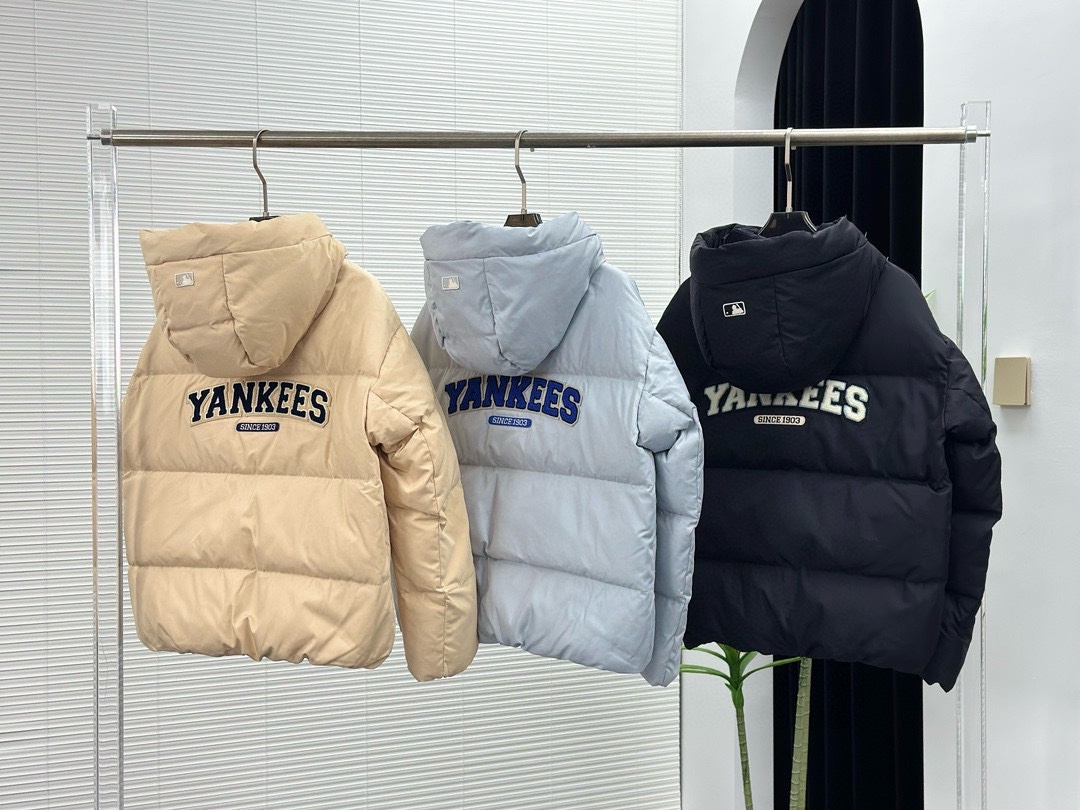 MLB Varsity School Towels Embroidered with Hat and Feathers in QX 7518 Section - 图片 5