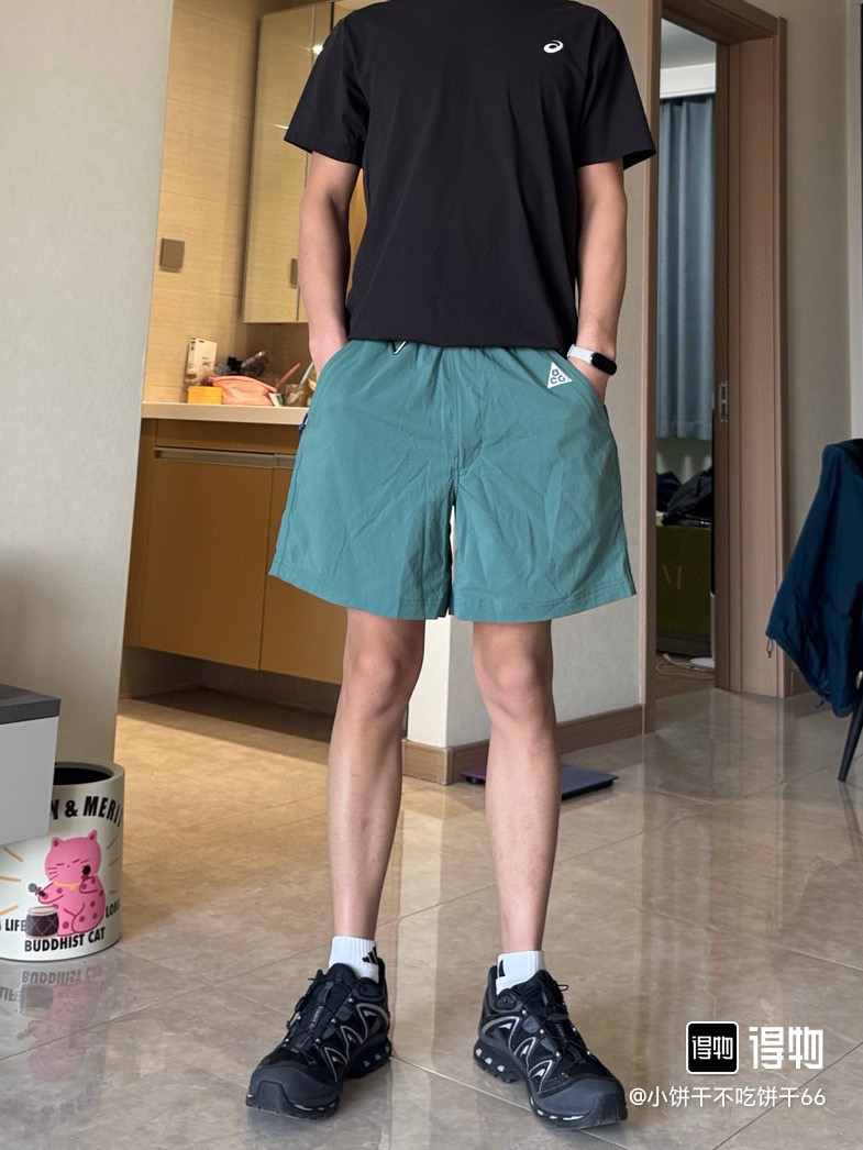 NIKE ACG 运动工装短裤服装 3