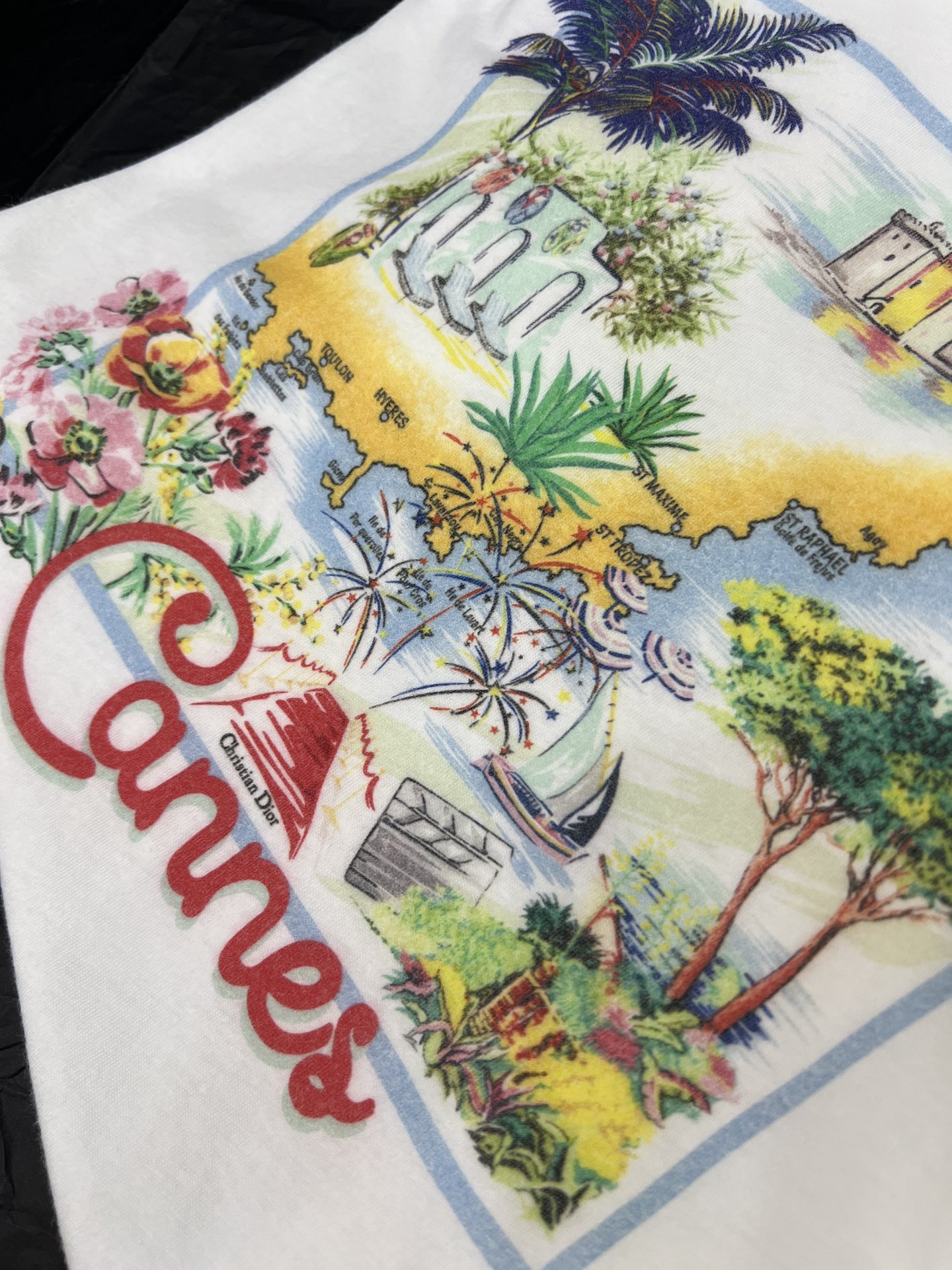 Romantic Seine River T-Shirt: Paris Pattern, Pure Cotton, Comfortable Fit, SML Details. - 图片 4