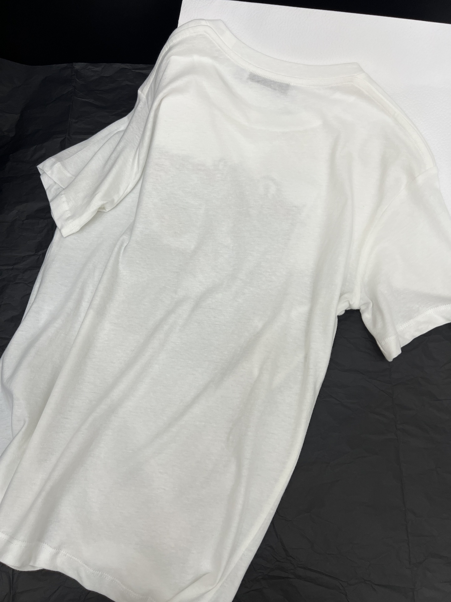 Romantic Parisian T-shirt: Seine River Pattern, Pure Cotton, Comfortable Fit, SML Sizes. - 图片 6