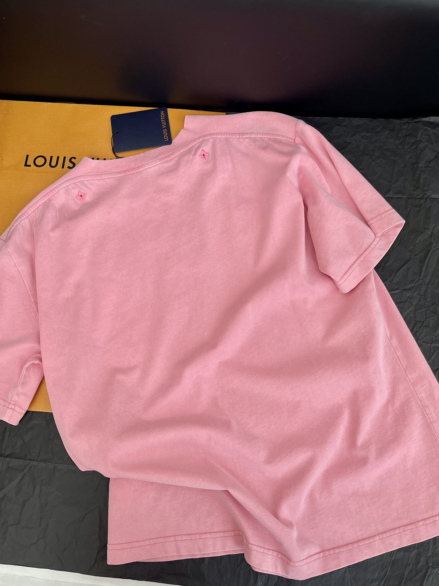 “Embroidered Logo T-shirts with Original Rags for Men and Women – Perfect Length” - 图片 6