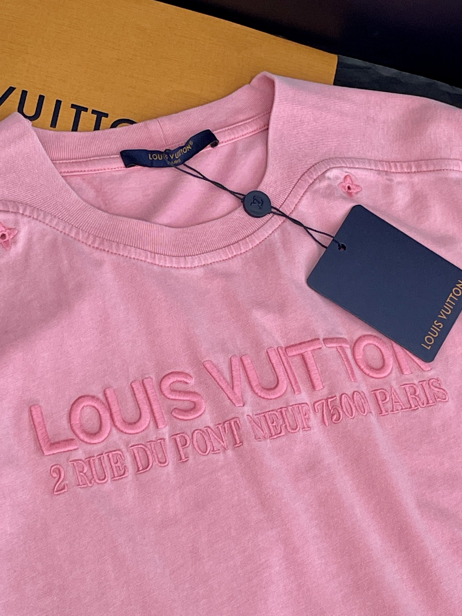 “Embroidered Logo T-shirts with Original Rags for Men and Women – Perfect Length” - 图片 4