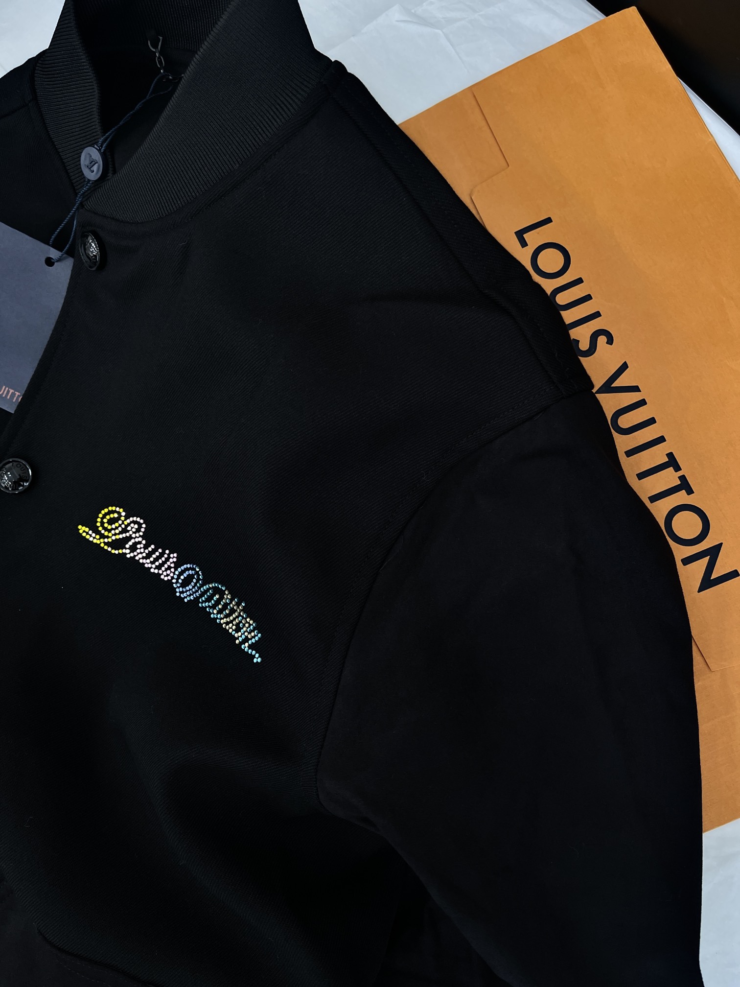 “25FW Original Hardcore Female Suit Review: Stylish Embroidered Jackets and Youthful Jeans” - 图片 4