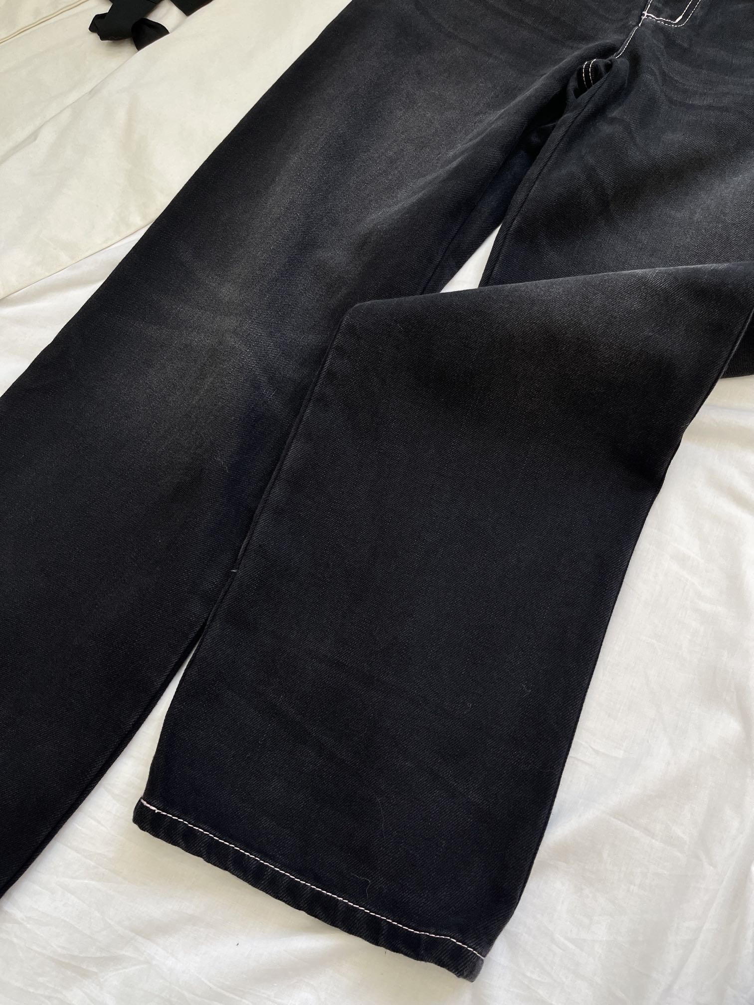 “Stylish Original Female Suit with 25B Packaging by Jennenie’s Stylists” - 图片 3