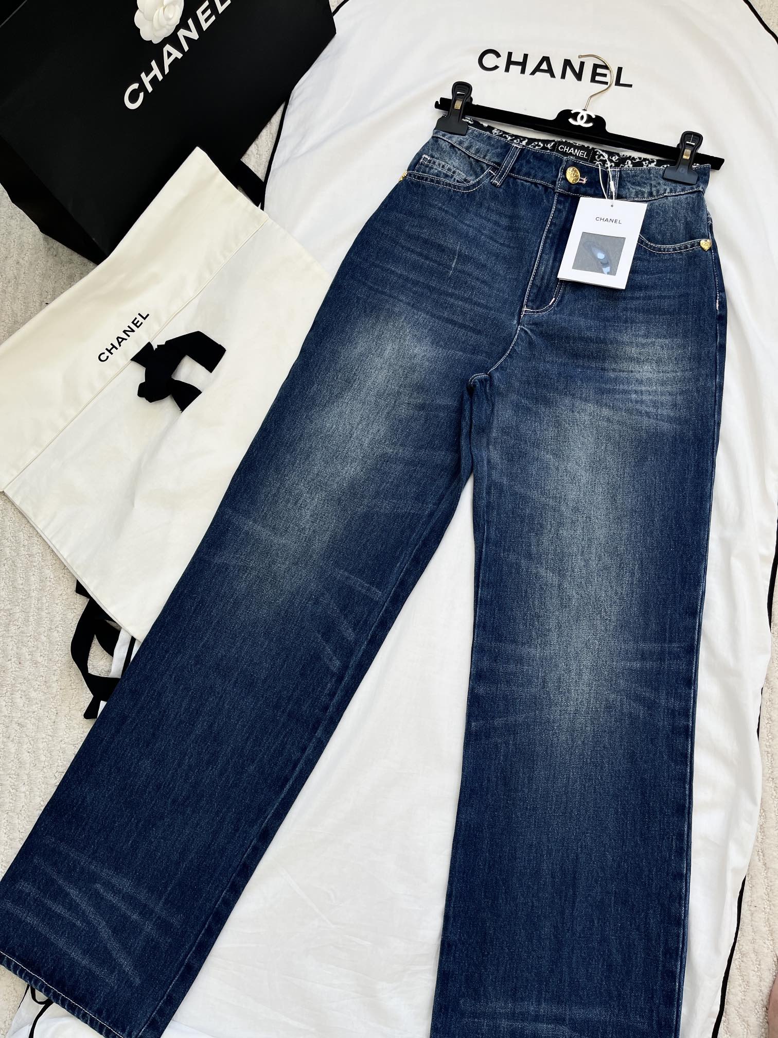 “25B Packaged Jennenie’s Stylish Female Suit: Retro-Washed Pants, Shorts, Long Legs, and Fashion Boss’s Favorite Cowboys” - 图片 2