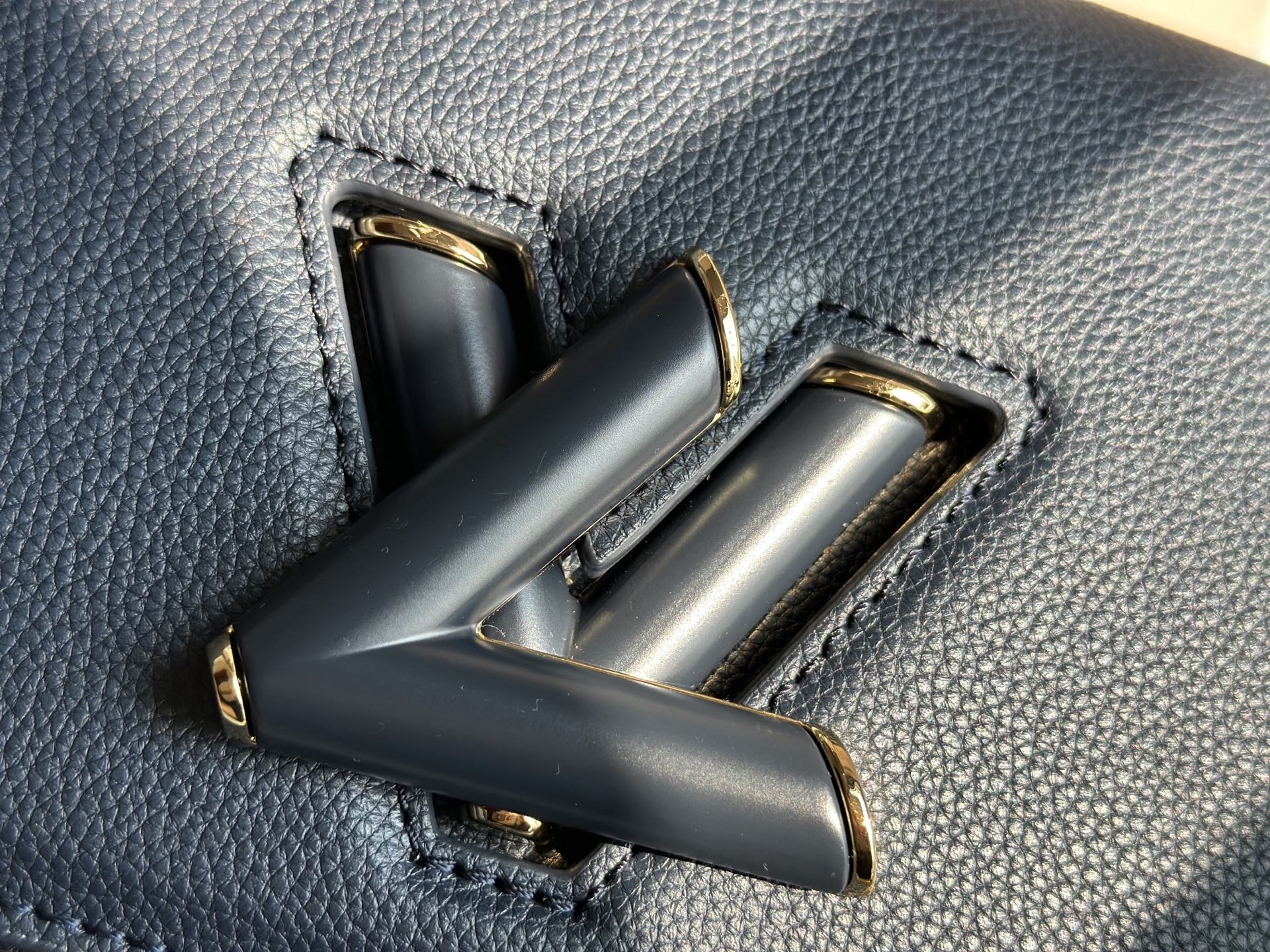 [玫瑰]新款[玫瑰]【Sac Twist MM Slim手袋] 款号50512/M14341 /m14342 对于Har