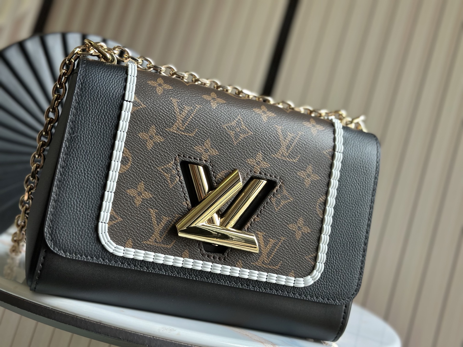 顶级原版质量💠款号(50338/44837/50282/50271)本款 Twist 中号手袋为 Monogram 帆布 顶级原版质量💠款号(50338/44837/50282/50271)本款 Twist 中号手袋为 Monogram 帆布