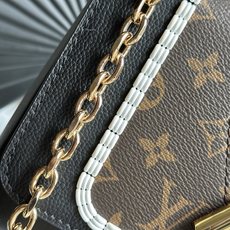 顶级原版质量💠款号(50338/44837/50282/50271)本款 Twist 中号手袋为 Monogram 帆布 顶级原版质量💠款号(50338/44837/50282/50271)本款 Twist 中号手袋为 Monogram 帆布