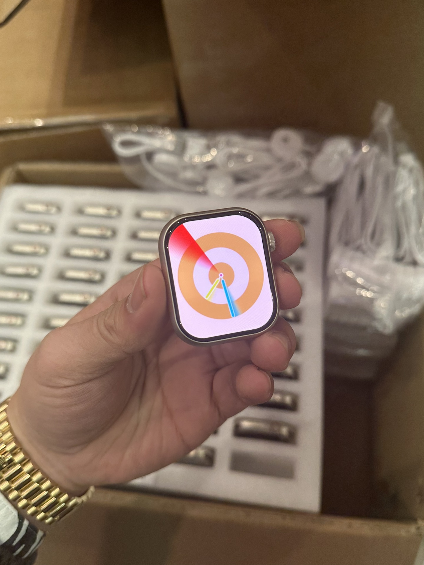 有量来谈 现货批发
ln毒版 苹果9代手表 星光色 
正确1:1外观 功能大满配 4G内存
目前为止唯一款能和正品保护壳通用