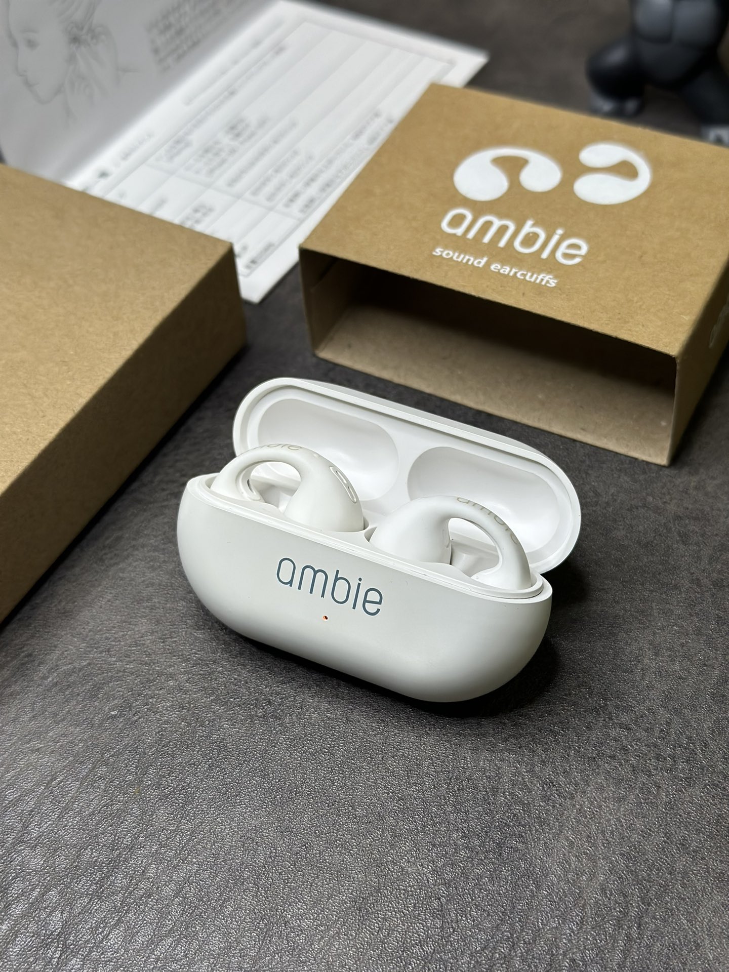 本地批💰130 ambie 空气/骨传导耳机 佩戴很舒适 激烈运动也不会掉