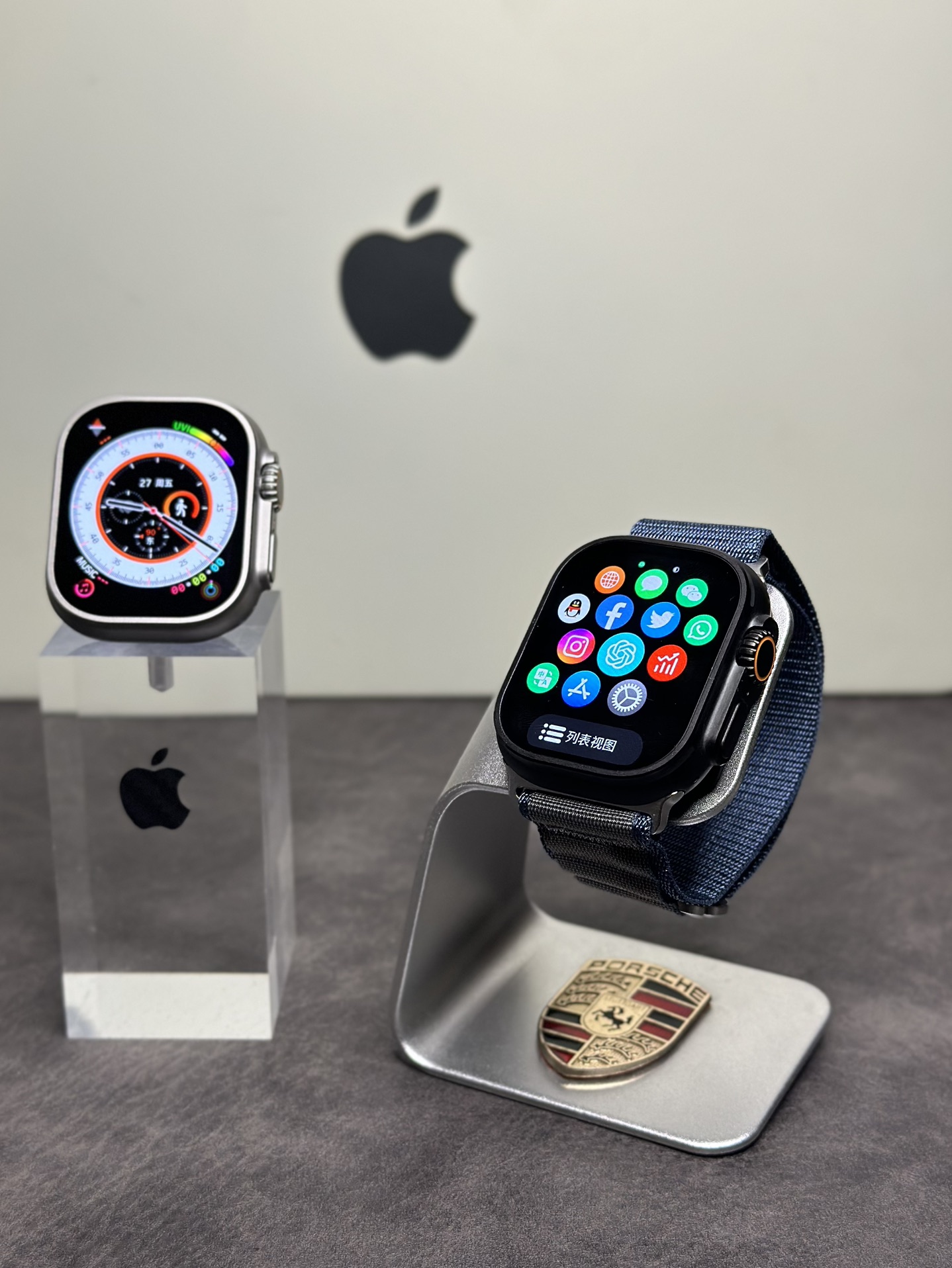ln毒版出货‼️💰290
苹果AppleWatch Ultra2 手表 2024 黑色款
全新钛合金边框 扬声器开孔跟按键圈全部1:1正确
原壳料开模 外观尺寸跟原装一样 上手看不出假!
通用正品保护壳 孔位全部对应 市面通货目前做不到
原装Oled液晶屏 黑边跟分辨率跟正品一样 目前最屌
49mm钛合金边框 重量质感跟正品完全一样
市面没有任何同行能够做到如此完全1:1复刻
各位可以尽情对比 欢迎打脸 这就是原版开发的底气
内置GPT Ai助手 任何问题都能回答 非常强大
新增噪音检测功能‼️本地相册 地图导航 电子书
本地音乐 股票 AI翻译 录音笔 手电筒 小游戏等功能
不用带手机也能用手表听歌 手表可以连接蓝牙耳机
系统自带175种运动模式 准确记录各种运动数据
IP88级防水设计 再次刷新标准 生活防水无压力
真实心率检测 真实血氧检测 目前最稳定的智能手表
支持息屏显示 屏幕常亮 床头灯等功能
带支付宝离线支付 NFC门禁 语音助手等50种功能
正品该有的我们也都有 给你正品般享受体验
自家开发app 可自定表盘壁纸 查看各种测量数据
绑定app后可接受微信消息 查看信息内容等
软件内置500+种表盘 长期更新表盘 全部免费使用
目前功能最全的一款表 建议各位到手慢慢挖掘‼️
手表标配机头 双表带 手表无线充 说明书 等等
售后要求 外观不磨损 屏幕膜不撕过可退换‼️
售后保修三个月 人为损坏需收取配件费用