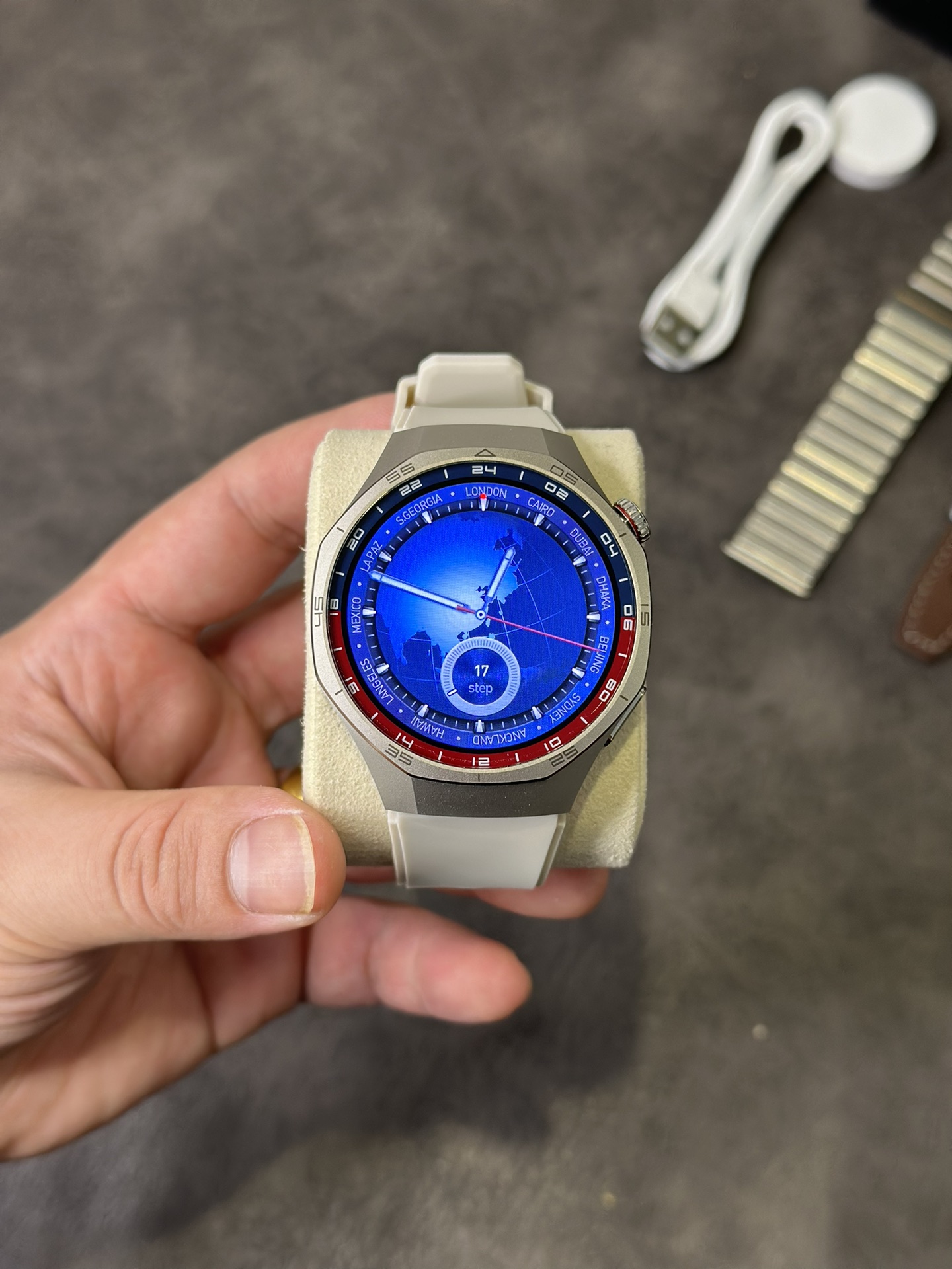 全网唯一正确版 华为HUAWEI GT5 Pro 手表 钛金银 配华为盒子 赠送三条表带 实拍如图