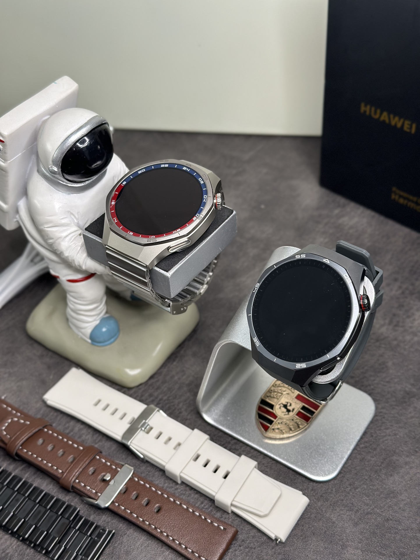 全网最高版本出货‼️ 华为HUAWEI GT5 Pro手表 银色灰色两个配色 赠送3条表带