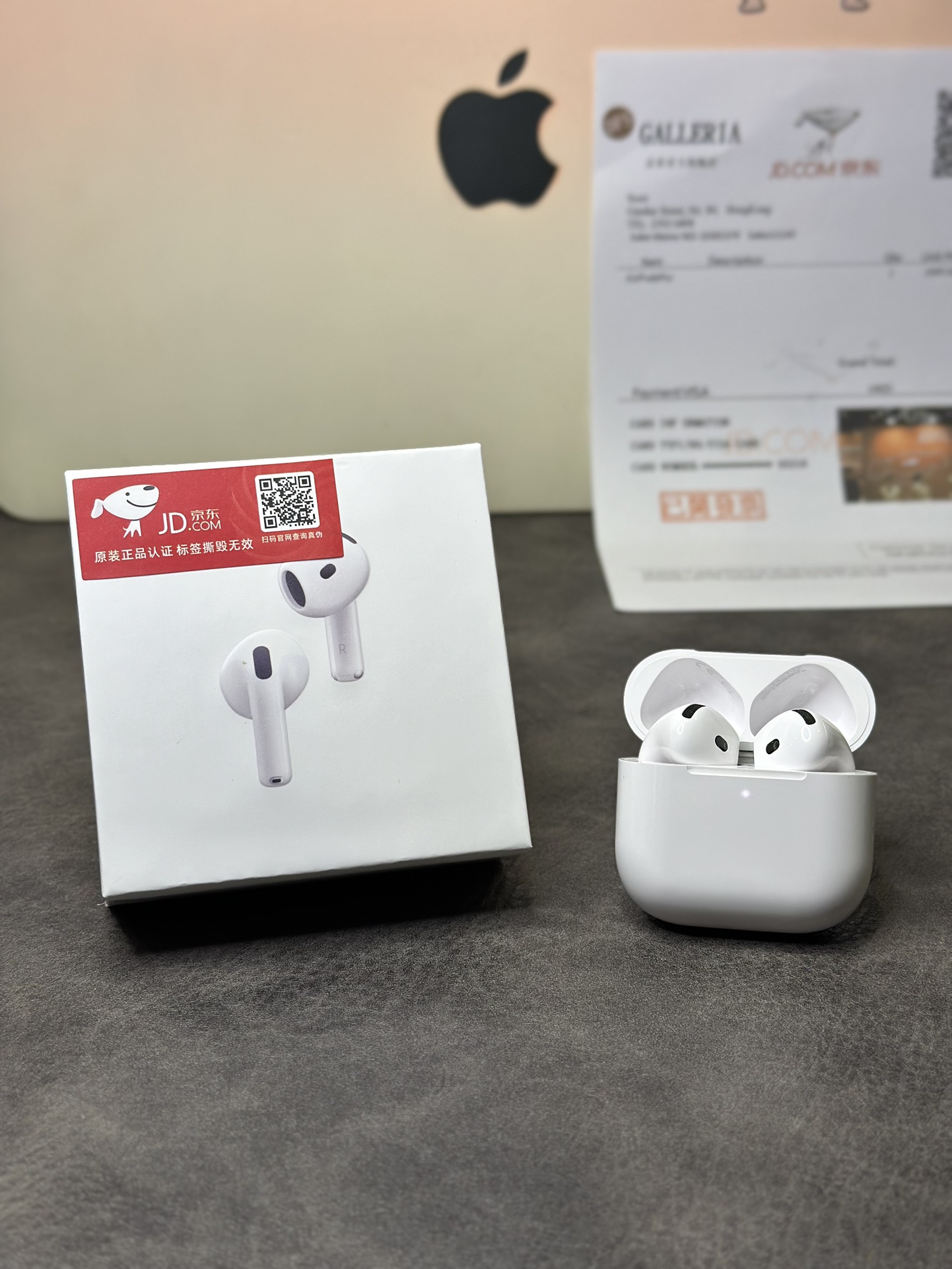现货批发‼️💰90
苹果 AirPods4 ANC降噪版 澳洲版
老外客户订单 性价比非常高 质量很稳!
35db真实降噪/通透效果 音质绝对稳
充电仓内置指示灯 带双击触摸弹窗功能
支持IOS18系统弹窗 功能界面内容完全一样
外贸1:1公司货 真实五码合一官网可查
新款C口尾插跟包装 包装配件全部一致
弹窗电量 本机序列号 激光码 重量 功能全部都有
真正外单牛货 不要拿市面几十块的货来比
两个层次的东西 没有可比性‼️
各位放心冲 到手不满意随时可退
图片均为实拍 照片什么样 实物就是什么样
赠送保护壳 默认贴京东标跟发票 有需求可以不贴标签
售后保修三个月 外观不磨损支持退换
