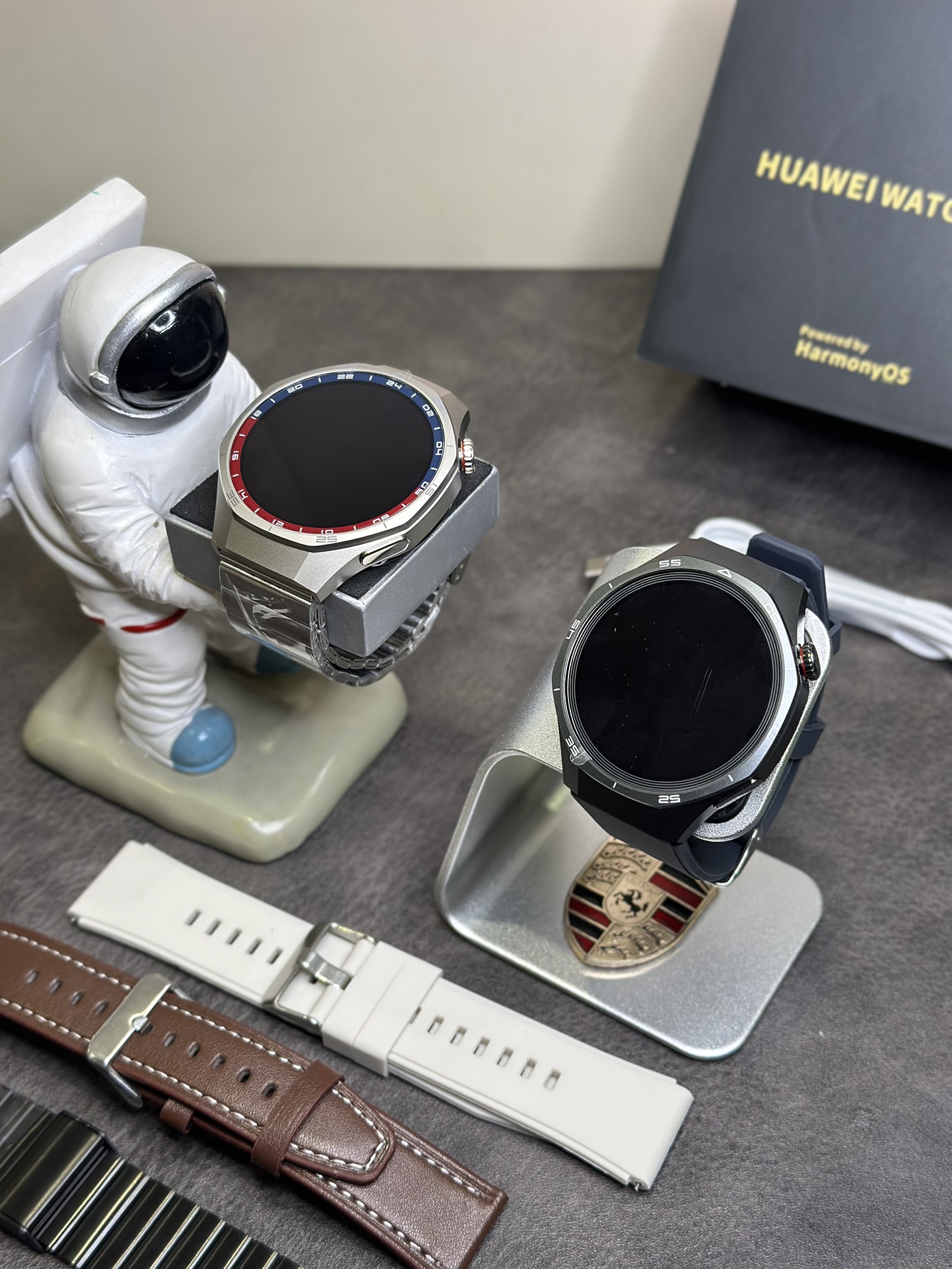 全网最高版本出货‼️ 华为HUAWEI GT5 Pro手表 银色黑色两个配色 赠送3条表带