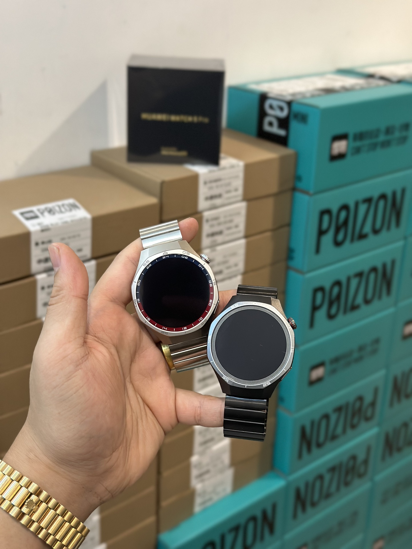 上手实拍📷💰190 华为HUAWEI GT5 Pro手表 银色黑色两个配色 赠送3条表带