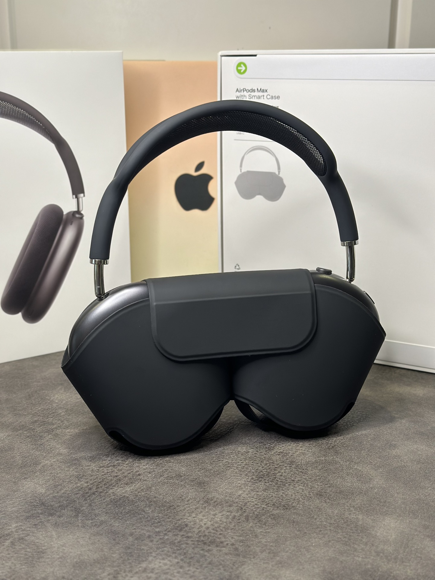 新配色出货💰‼️400
Apple苹果 AirPodsMax二代 头戴式耳机
跨境电商订单 专供国外平台冲正 目前最稳版本
45db真实降噪/通透效果 音质绝对稳
外贸1:1公司货 真实五码合一官网可查
升级新款USB-C充电口 标配C口充电线
官网配色全系列有货 自己工厂 质量稳定
ln出品 自家订单 CNC加工金属漆外壳
质感非常细腻 区别市面塑料外壳一眼假‼️
原装磁吸收纳袋 质感非常高 包装配件全部一致
弹窗电量 本机序列号 激光码 弹窗等功能全部都有
真正外单公司货 不要拿市面百来块的货来比
两个层次的东西 没有可比性‼️
图片均为实拍 照片什么样 实物就是什么样
售后保修三个月 出厂每台都有质检 质量非常稳