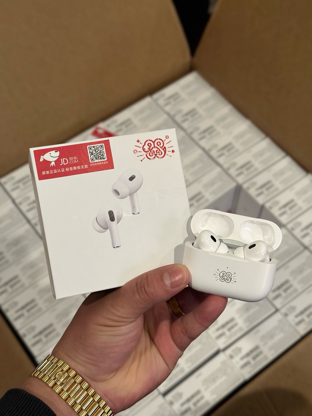 蛇年限定款💰90 苹果AirPodsPro2 真实降噪通透 仓库现货到货‼️序列号可官网查询