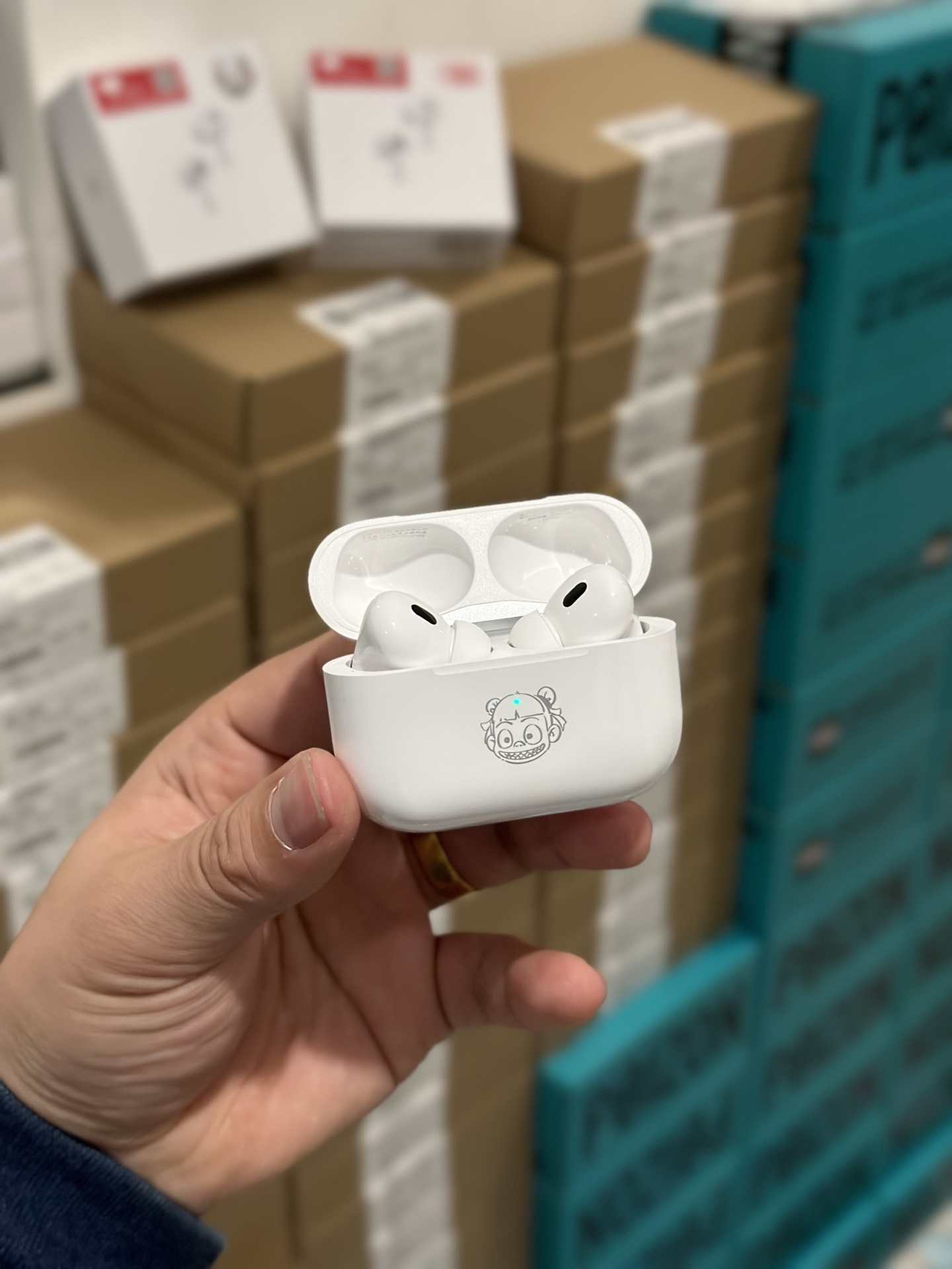 发货实拍 苹果AirPodsPro2 哪吒纪念款💰90 弹窗电量通透降噪都有 档口现货批发