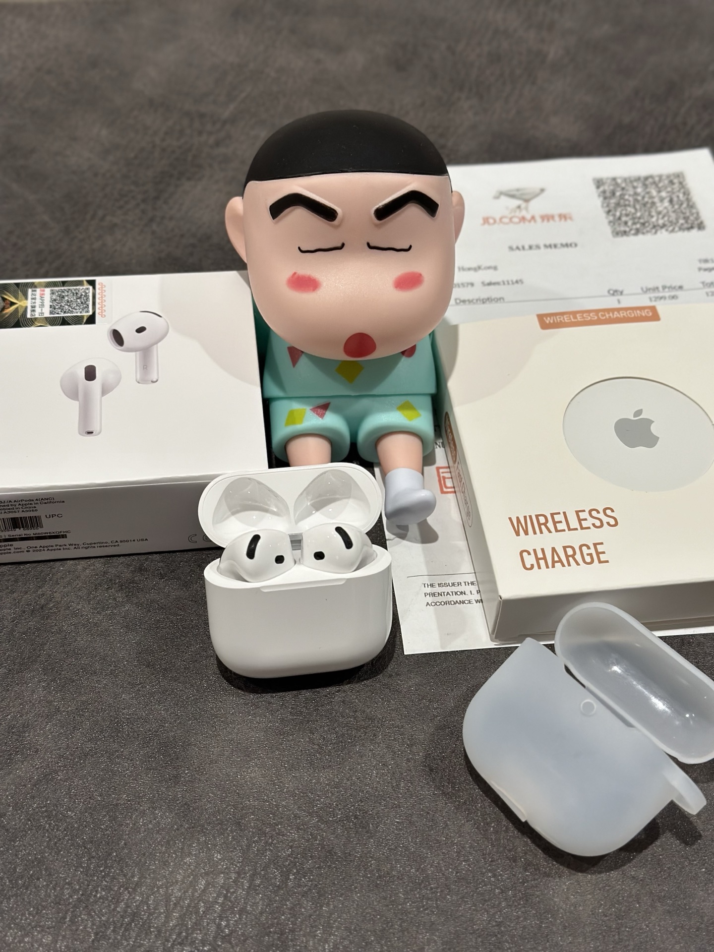 出厂批发价💰180
京东充正版 苹果AirPods4 带ANC降噪
正品一样的品质 真实35db降噪通透效果
升级头部动作感知 点头接听电话/摇头拒绝接听
带自适应音频 个性化音量 对话感知等
全新升级芯片 带陀螺仪 真实空间音频头部跟踪
真实降噪 通透 真实语言助手 可通过耳机唤醒Siri
支持iOS18系统弹窗 完美解决假货无法验证界面
新款C口充电孔 隐藏式指示灯 背面按键取消
采用全新升级敲击连接方式 充电仓底部带外放喇叭
支持无线充 纽扣电池单耳续航长达7小时
本机带序列号 五码合一 官网同步可查!
改名 定位 触控操作 入耳检测 原装有的功能全部实现
质量非常顶 区别市面通货 欢迎对比打脸
报货默认赠送保护壳 无线充 发票 京东包装盒等
售后保修三个月 耳机外观没磨损15天内可退换‼️