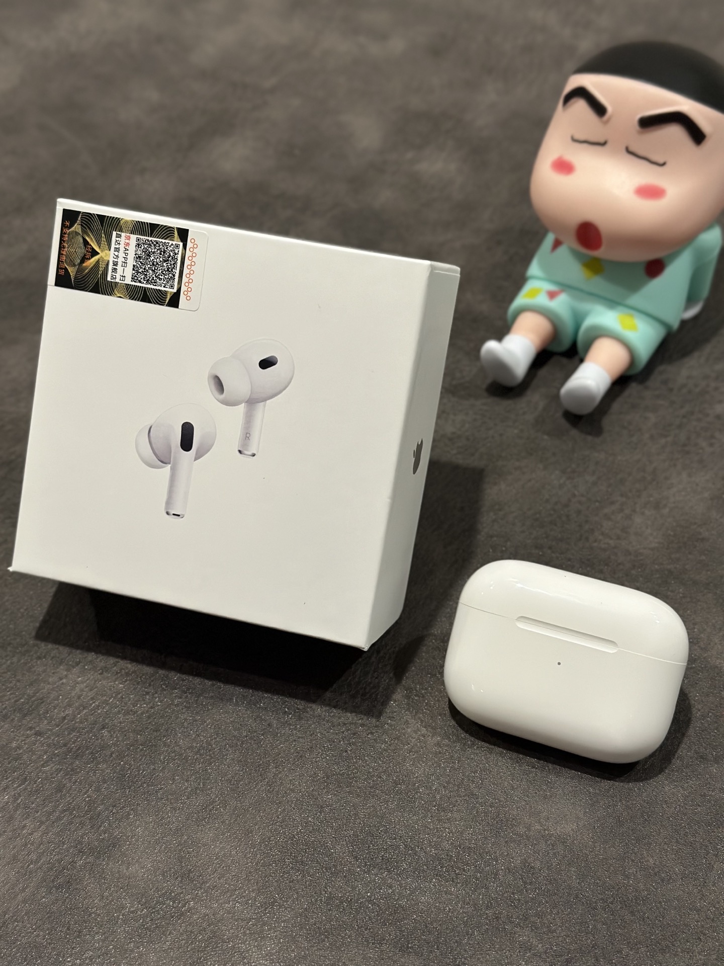 出厂批发价💰150
京东充正版 苹果AirPodsPro2 USB-C款
配全套配件 不要配件可直接减15!
1:1原装编织线 升级头部跟踪空间音频等
支持滑动调节音量 带开盖充电蜂鸣音效
支持自适应降噪 真实降噪通透效果达100%❗
续航可达6-10小时 待机一个月以上
慧联芯片 稳定性超高 售后率极低
支持iOS18系统弹窗 完美解决假货无法验证界面
实测听歌6-10小时 真石墨烯振膜喇叭
高频清脆低频有力 音质可秒杀所有版本
本机带序列号 五码合一 官网同步可查!
改名 定位 触控操作 入耳检测 原装有的功能全部实现
质量非常顶 区别市面通货 欢迎对比打脸
报货默认赠送保护壳 挂绳 无线充 发票 京东包装盒等
售后保修三个月 耳机外观没磨损15天内可退换