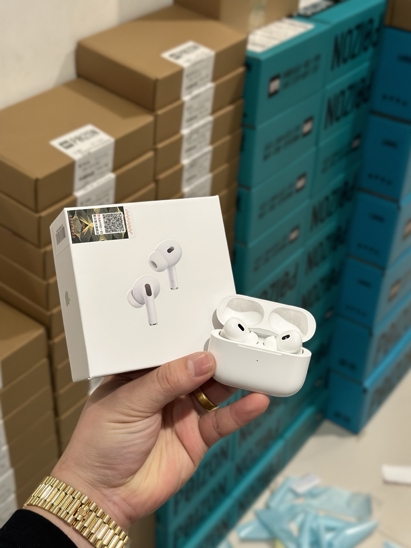京东充正版苹果耳机
AirPods4 新四代💰180
AirPodsPro2 五代💰200
市面流通高版本 优势批发 欢迎来谈[呲牙]