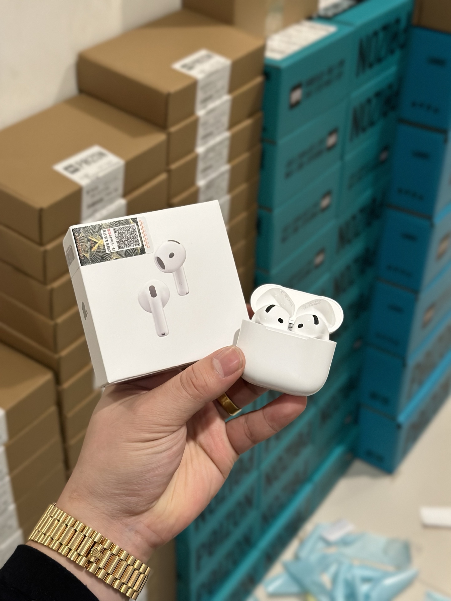 京东充正版苹果耳机
AirPods4 新四代💰180
AirPodsPro2 五代💰200
市面流通高版本 优势批发 欢迎来谈[呲牙]