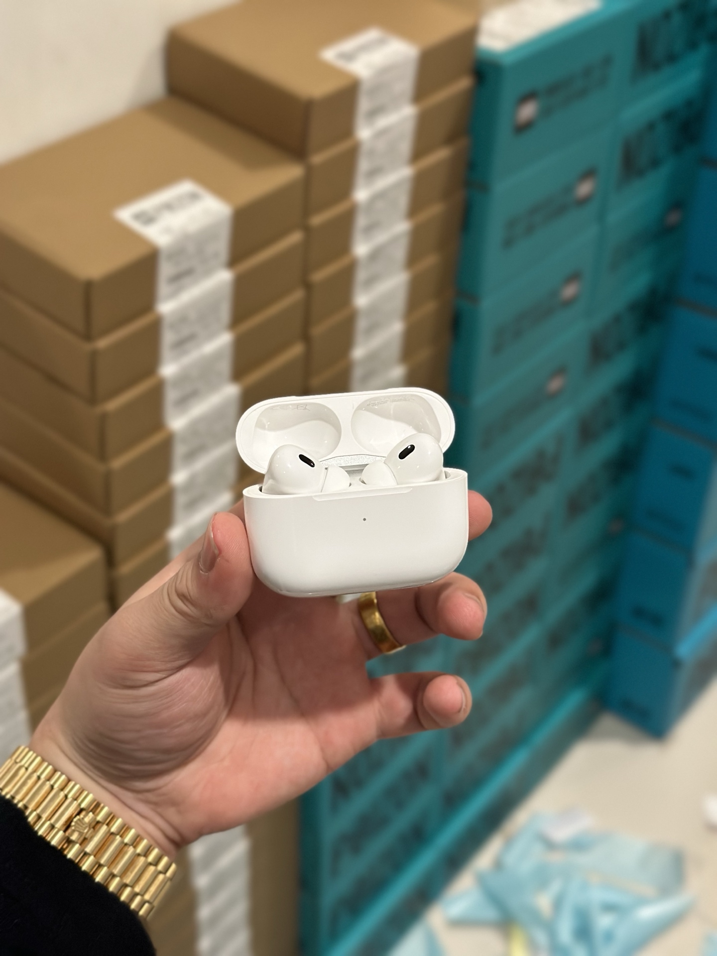 京东充正版苹果耳机
AirPods4 新四代💰180
AirPodsPro2 五代💰200
市面流通高版本 优势批发 欢迎来谈[呲牙]