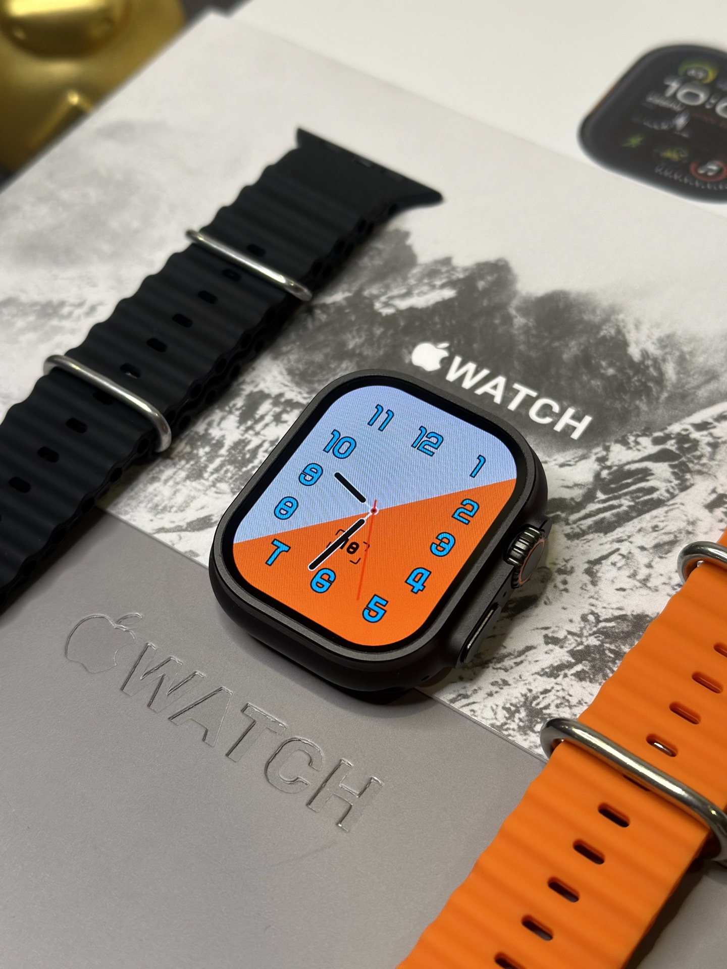 插卡版出货💰320  黑色
苹果Apple Watch Ultra2 蜂窝插卡版 ln毒版
莆田工厂订单 真正1:1完美复刻 可通用正品配件
目前唯一能跟正品通用配件的版本 认准这一点‼️
市面其版本都无法做到能用正品保护壳跟配件
包装跟正品一样带苹果logo 高端复刻认准莆田制造
外观细节做工功能甩华强北那些山寨电子垃圾两条街
原装Oled屏 90hz刷新率 操作动画非常丝滑流畅
重磅功能来了！！各位注意看介绍
新增DeepSeek AI软件 有任何不懂的随时为你解答
支持插卡打电话 连接wifi无线网 蓝牙等三种模式
可登录微信/QQ 手表回复微信息 查看图片‼️
支持下载各种软件 登录微信QQ等 支持独立打电话
手表可在线看抖音 爱奇艺视频 网易云音乐等 非常牛逼
支持NFC 在线导航 离线支付 全屏歌词 电子小说
正品有的功能基本都有 值得入手把玩 绝对物超所值

精准心率检测 运动计步 卡路里消耗等运动功能
支持运动里程记录 睡眠/心率/血氧监测等功能
升级560mAh锂离子聚合物电池 日常佩戴完全够用
网络频段支持B1/B3/B7/B5/B8/B38/B39/B40/B41
系统内置常见24国语言 承接国外订单 量大价格可谈

下单配置苹果原装包装盒 两条表带 无线充电器等
售后保修三个月 屏幕膜不撕外观没磨损支持退换‼️