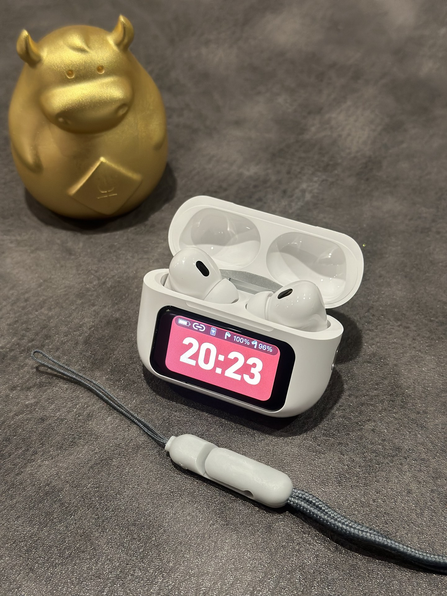 苹果AirPodsPro3 显示屏版 内部渠道资源 少量现货供应‼️